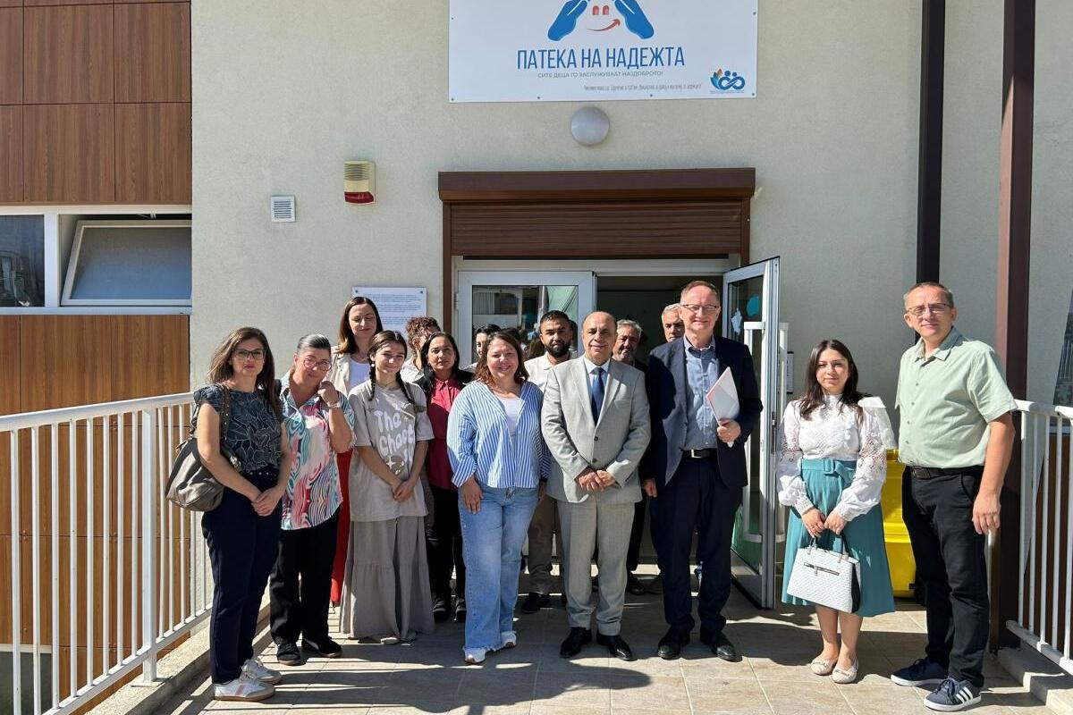 Доделени пакети со училишни ранци и храна за најмладите во Дневниот центар „Патека на надежта“ - Шуто Оризари