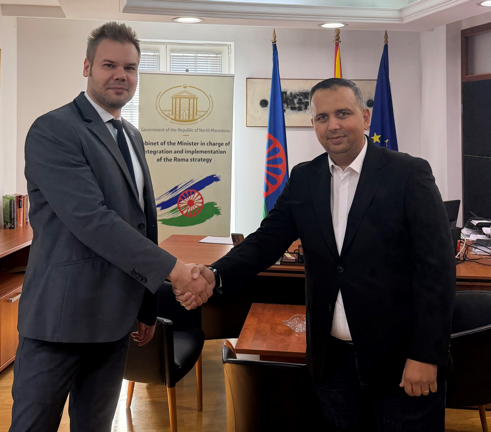 Министерот без ресор задолжен за интеграција и имплементација на Стратегијата за инклузија на Ромите 2022–2030, Ерџан Демир, оствари средба со раководителот на Програмската канцеларија на Советот на Европа во Скопје, г.Олег Солдатов