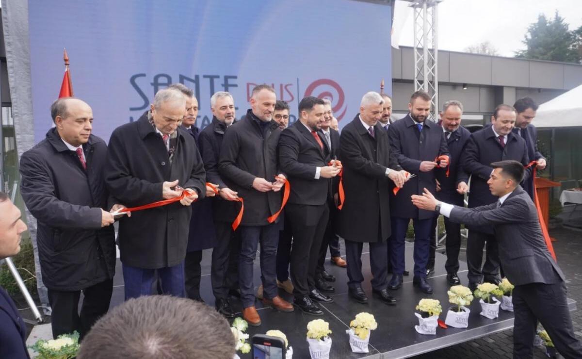 Министерот Салиу на свечено отворање Sante Plus Hostiptal Group